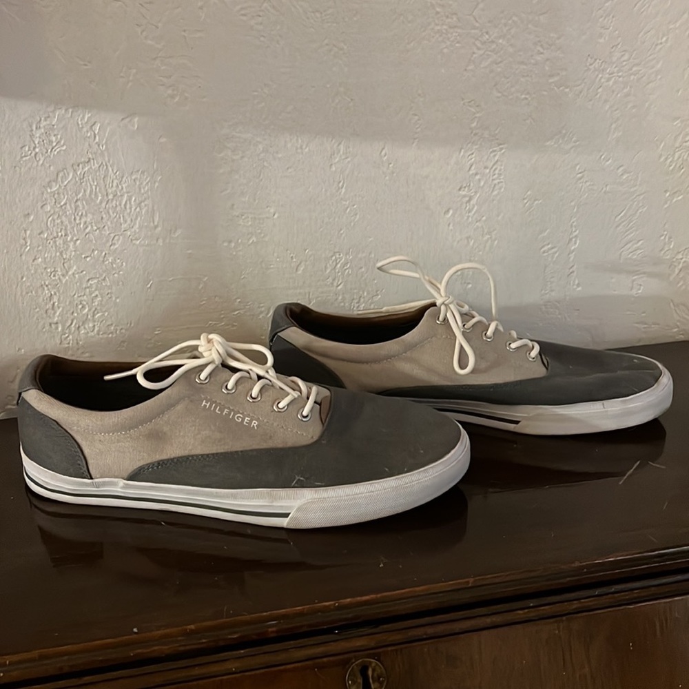 Tommy Hilfiger shoes, 9.5.